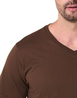 Camiseta Gola V de Algodão Premium Marrom