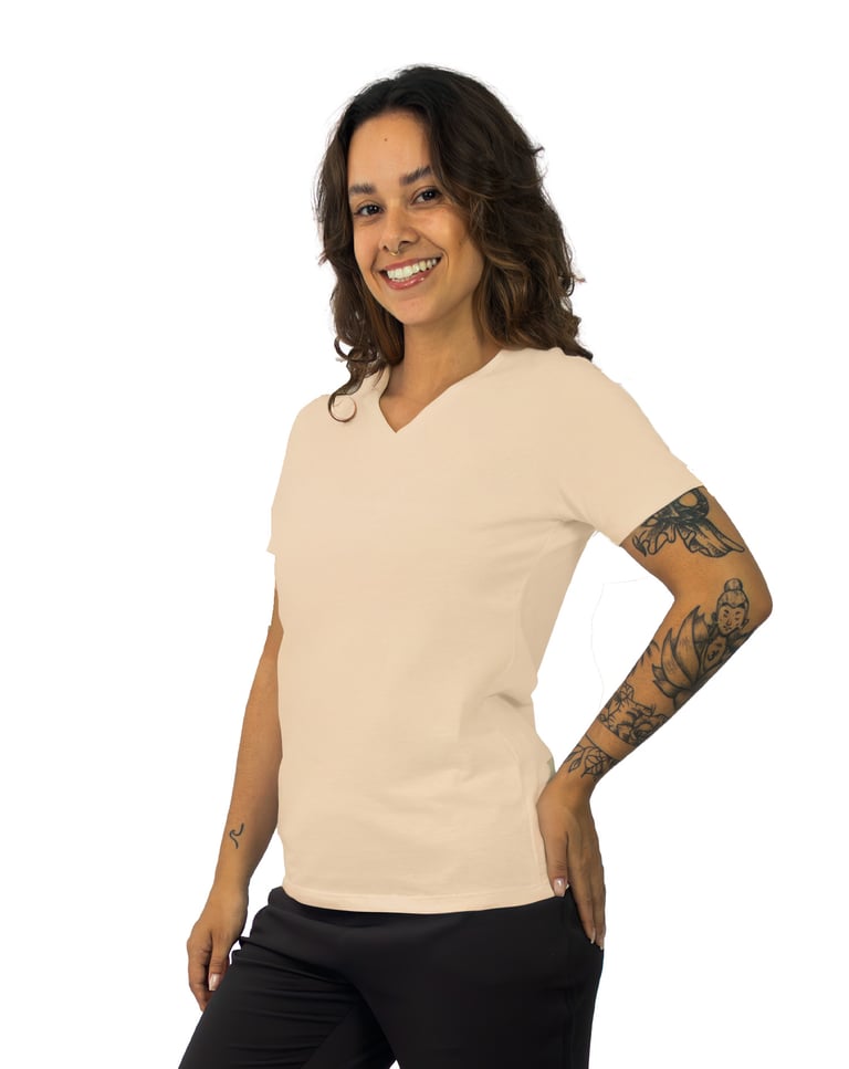 Camiseta Gola V Feminina de Algodão Premium Premium Areia