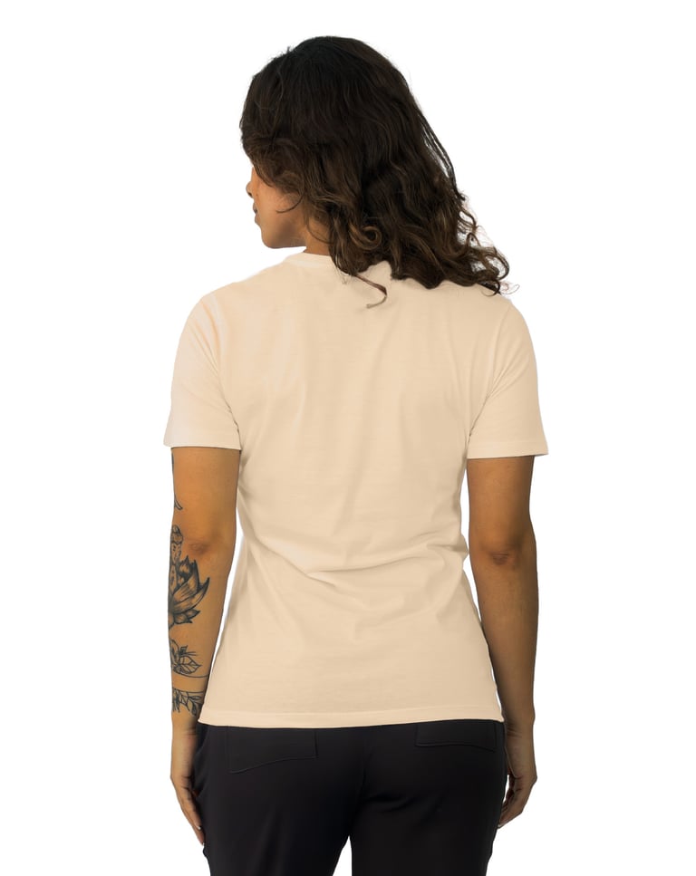 Camiseta Gola V Feminina de Algodão Premium Premium Areia