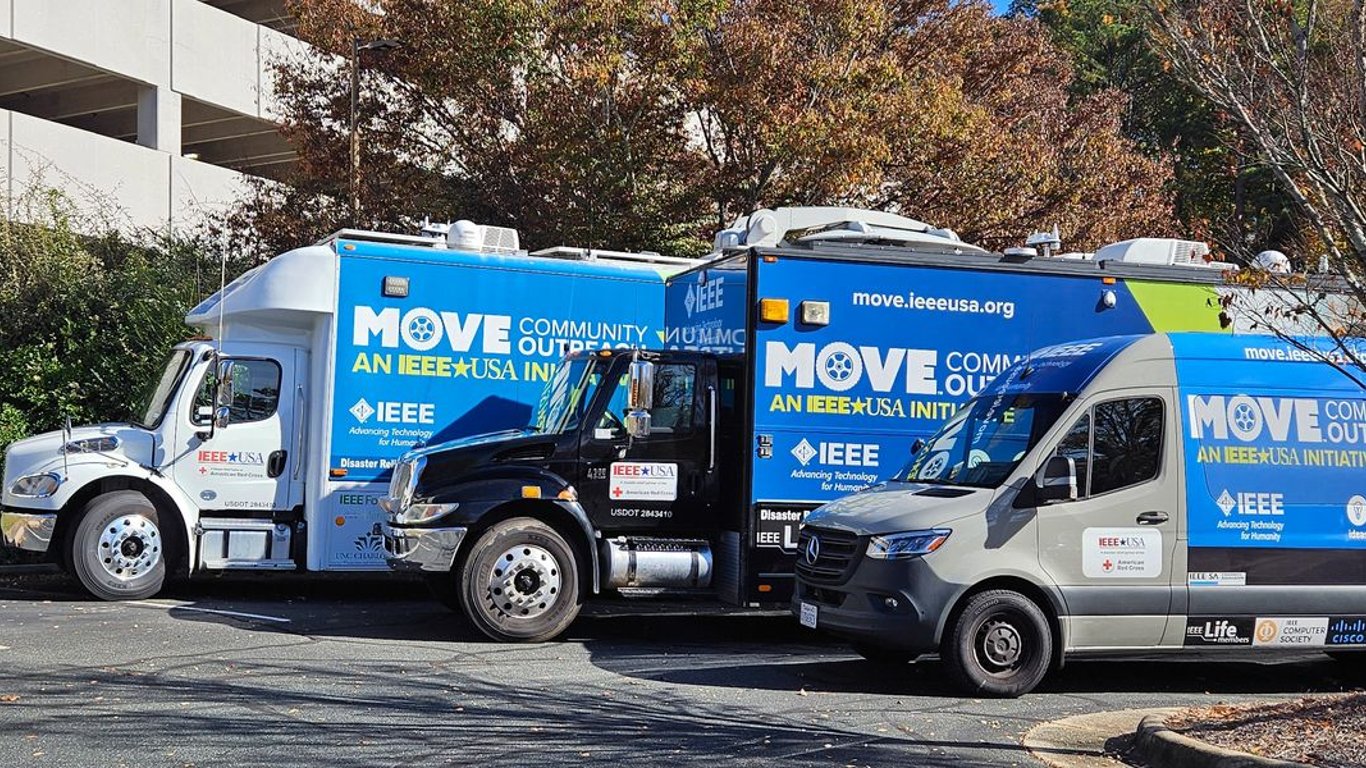 Los vehículos IEEE MOVE encienden la esperanza y la conectividad tras los huracanes Helene y Milton.