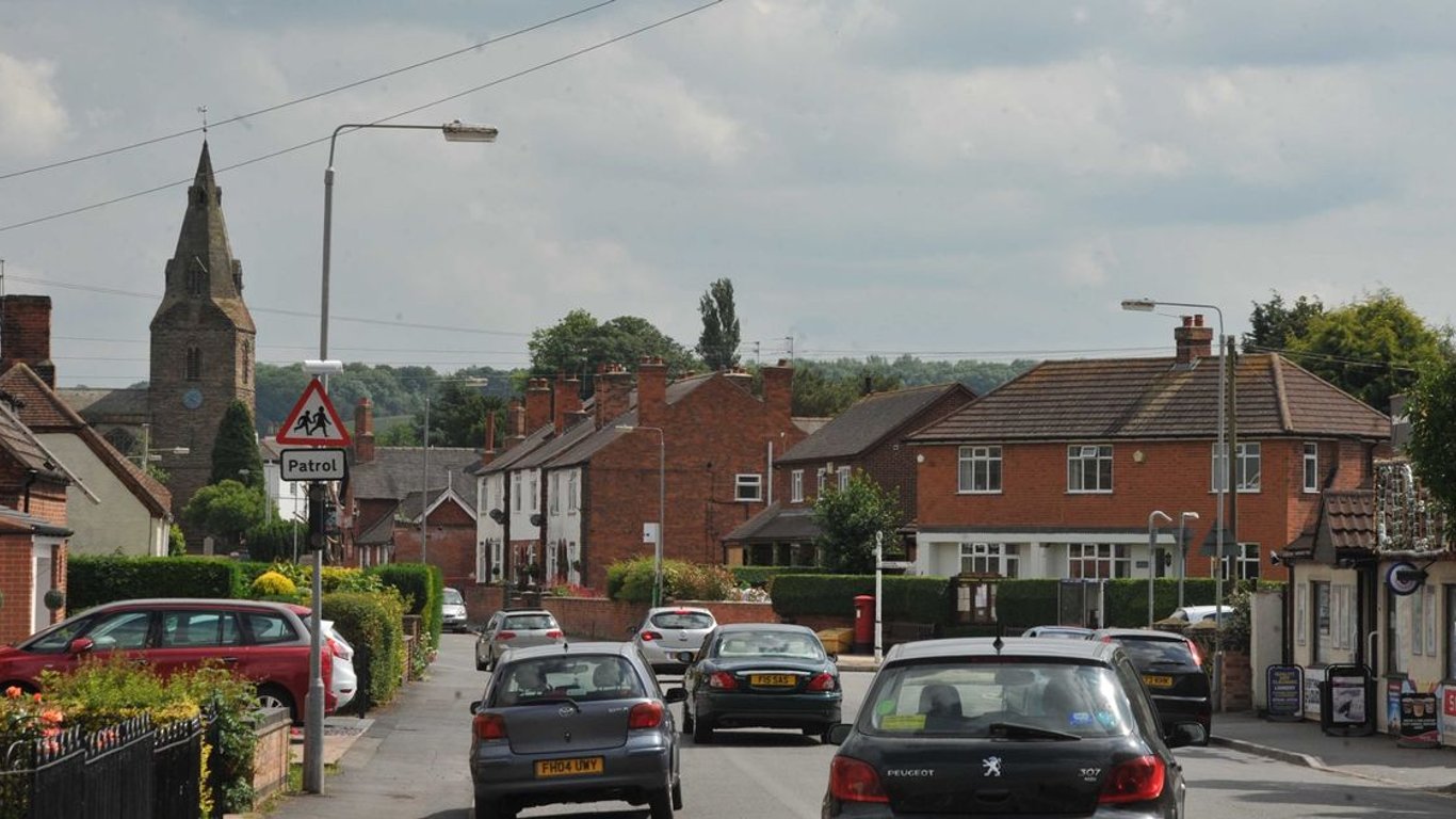 Mini-terremoto sacude pueblo de Nottinghamshire, despertando la curiosidad entre los residentes.