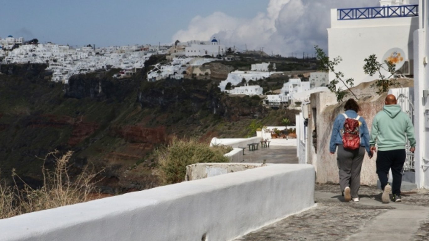 Santorini Declara Estado de Emergencia Ante un Inédito Enjambre Sísmico