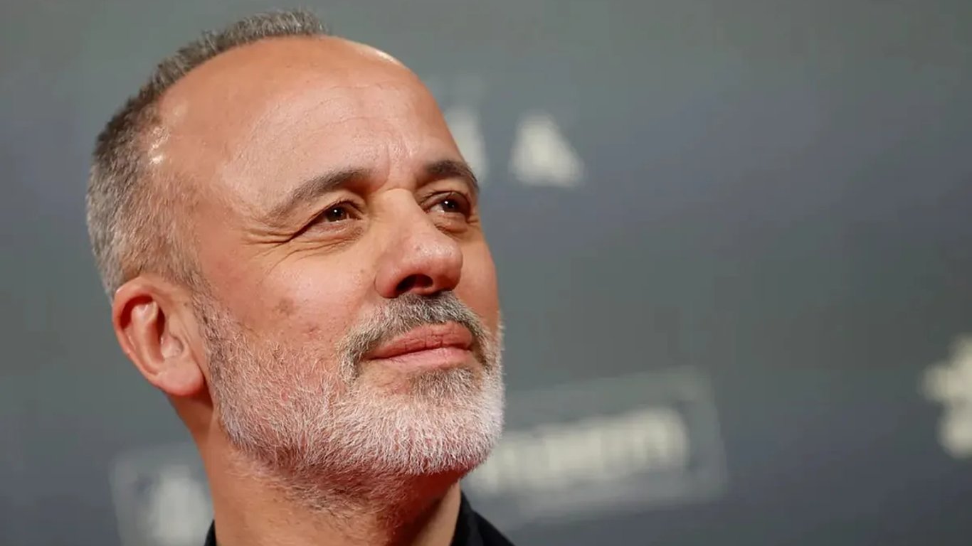 Javier Gutiérrez plantea el fin de la monarquía en su nueva serie 'La vida breve'