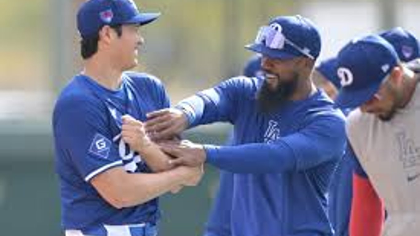 Los Dodgers se preparan para la defensa del título con movimientos estratégicos y cambios clave en la plantilla.