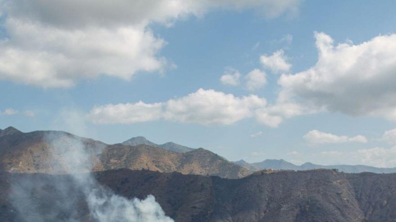 Andalucía reduce incendios, pero la superficie quemada alcanza niveles alarmantes