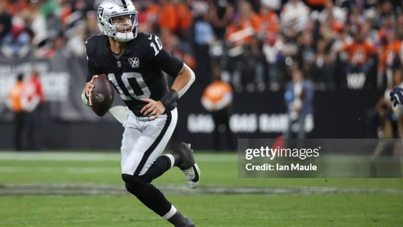 Los Raiders se vuelven hacia Desmond Ridder mientras se enfrentan a los Falcons en un crucial enfrentamiento del lunes por la noche.