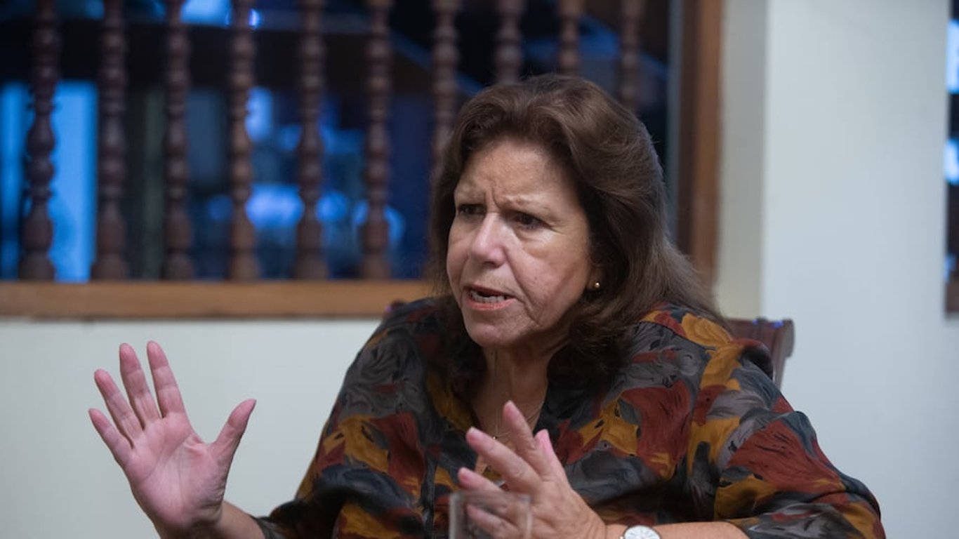 Lourdes Flores reflexiona sobre su carrera y el futuro político del Perú