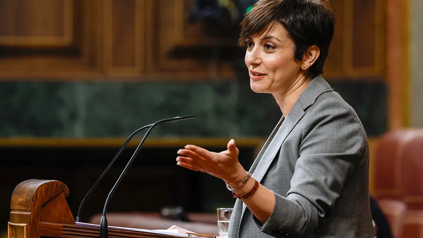 Ministra de Vivienda propone medidas fiscales para abordar crisis habitacional en España