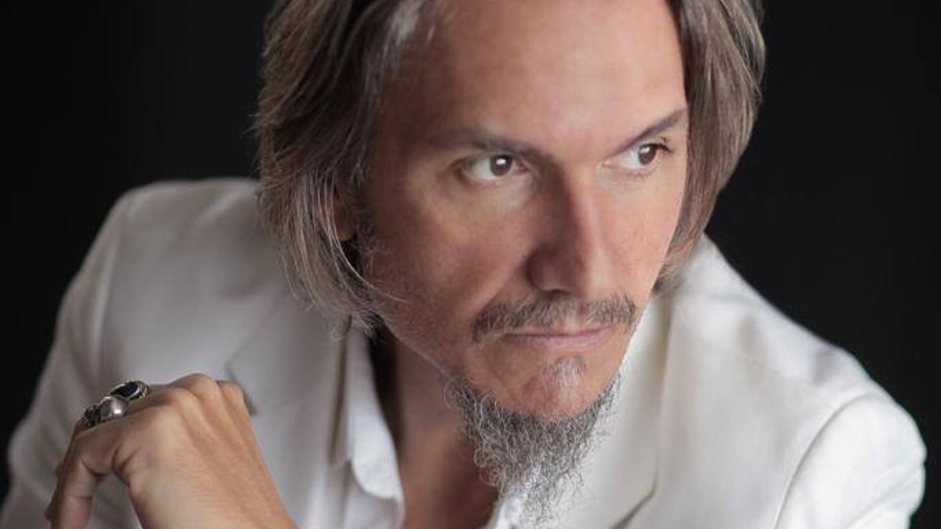 Fabián Pérez: el artista argentino que transforma sueños en retratos en EE.UU.