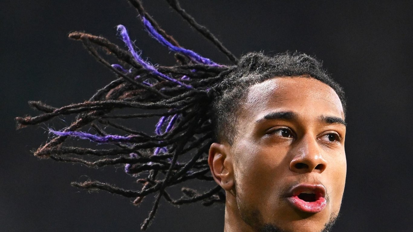 Michael Olise Brilla con Fuerza: De la Crítica a la Fama en el Bayern Múnich