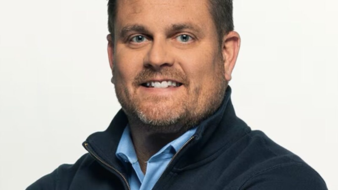 Brian Thompson de UnitedHealthcare es sepultado en medio de la indignación nacional por su muerte.