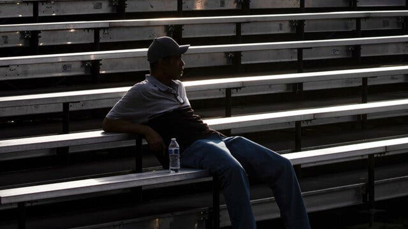 Un Llamado al Descanso: Abrazando el Desconexión como un Camino hacia una Acción Política Renovada.