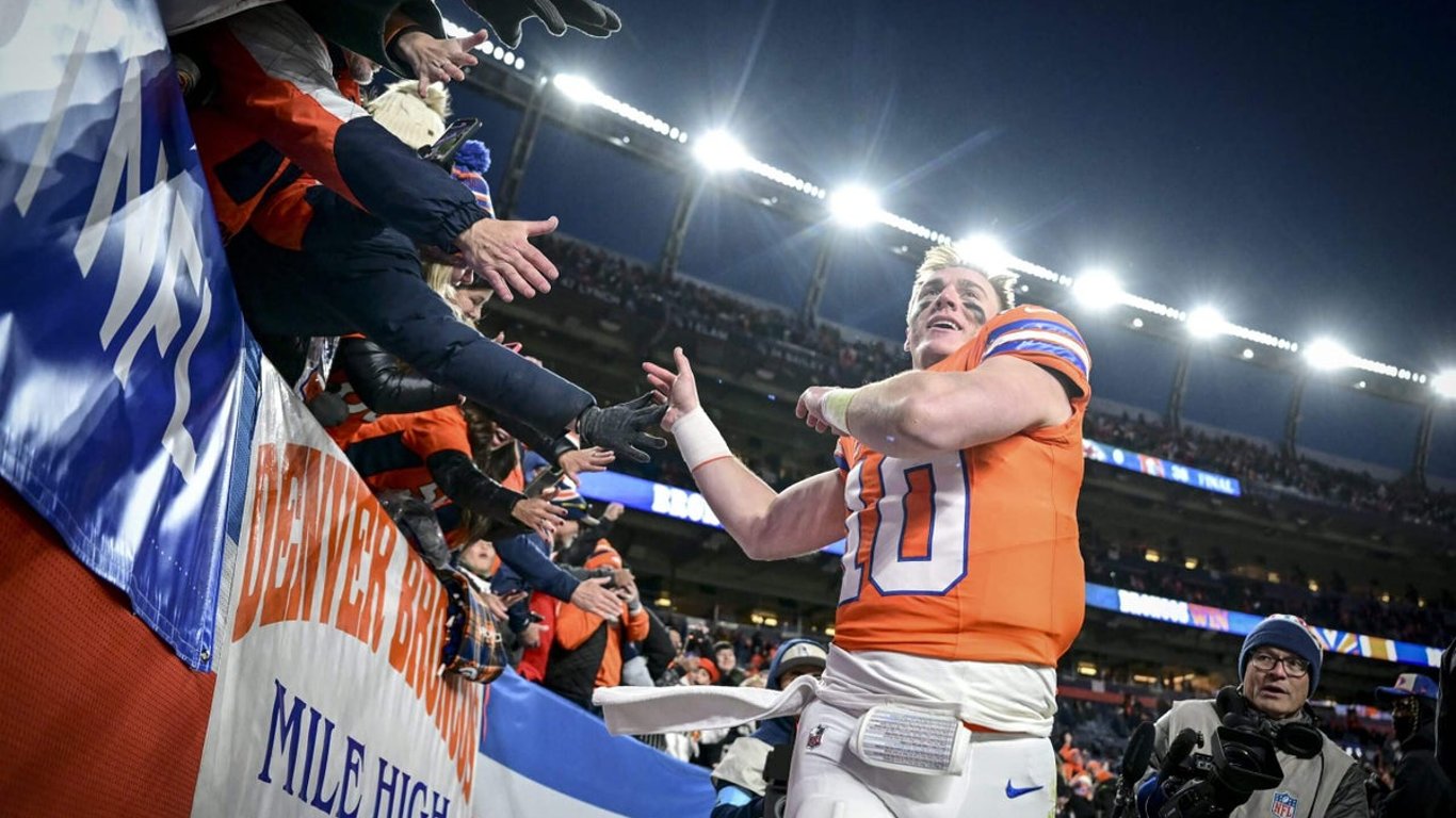 Los Broncos Rompen una Sequía de Nueve Años sin Playoffs con el Novato QB Bo Nix Liderando la Carga.