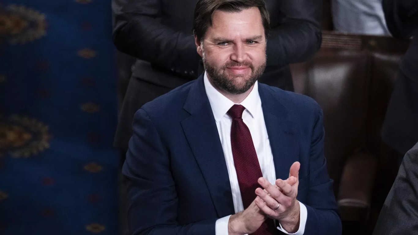 La visión radical de Yarvin para América despierta un debate sobre el futuro de la democracia en el Partido Republicano.