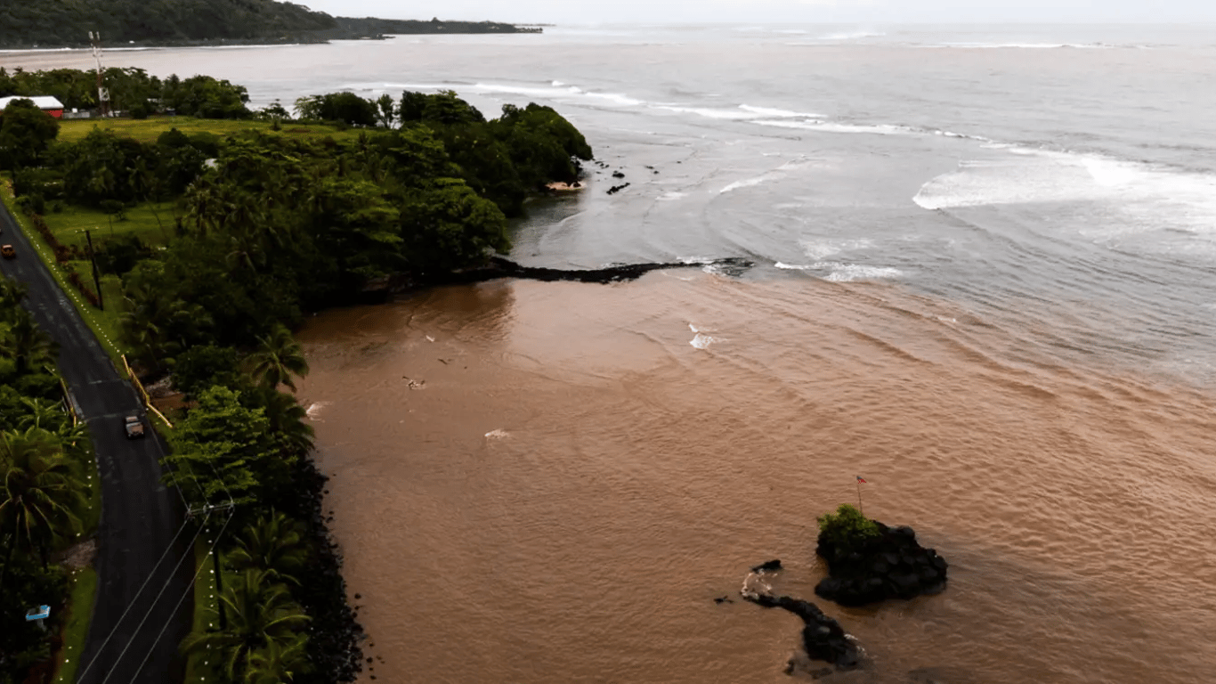 Sistema de Mal Tiempo Devasta Samoa, Provocando Inundaciones y Grandes Disrupciones en el Tráfico