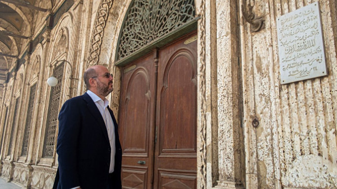 El Príncipe Muhammad Ali Regresa a El Cairo, Reclamando el Legado Real de Su Familia.