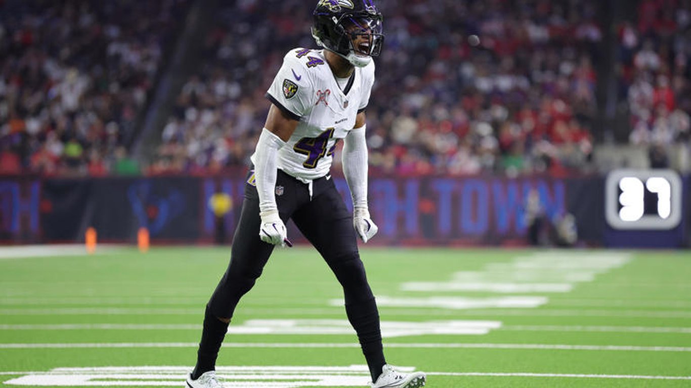 Marlon Humphrey: El dinámico esquinero de los Ravens equilibra liderazgo y carisma.