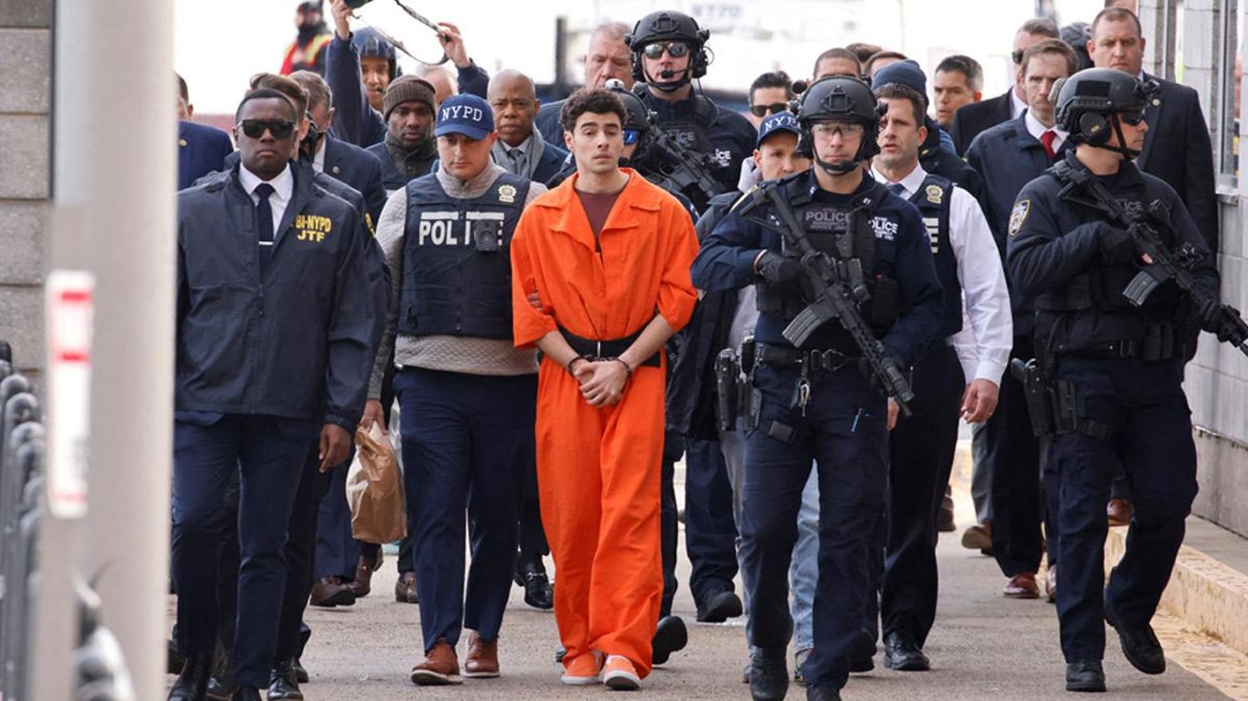 Sospechoso de asesinato Luigi Mangione capturado tras una dramática cacería humana que genera un debate sobre la seguridad.