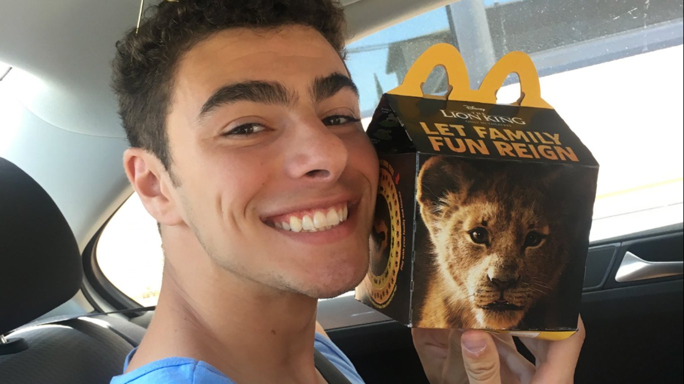 De Valedictorian a Sospechoso de Asesinato: La Impactante Caída de Luigi Mangione.