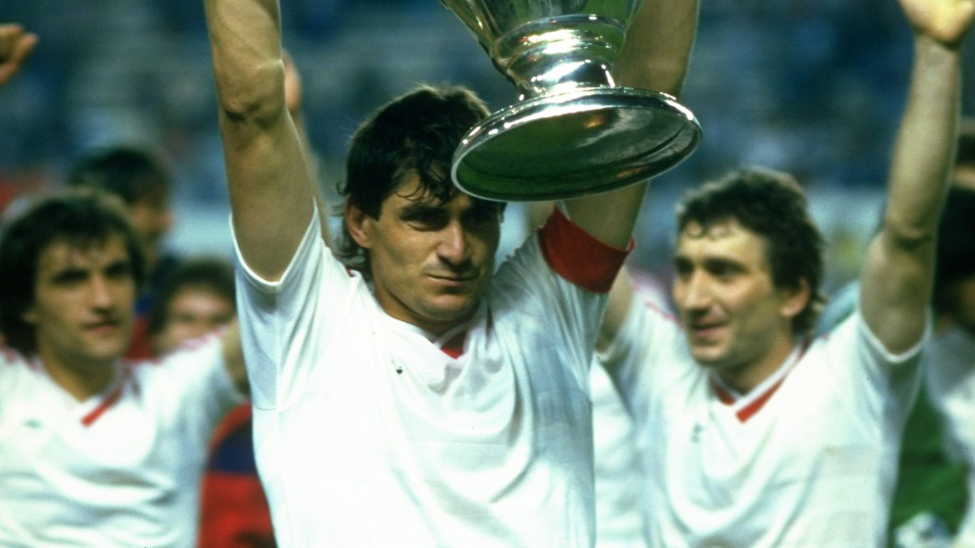 Legado Turbulento de Steaua Bucarest: FCSB vs CSA Steaua Antes del Enfrentamiento con el Manchester