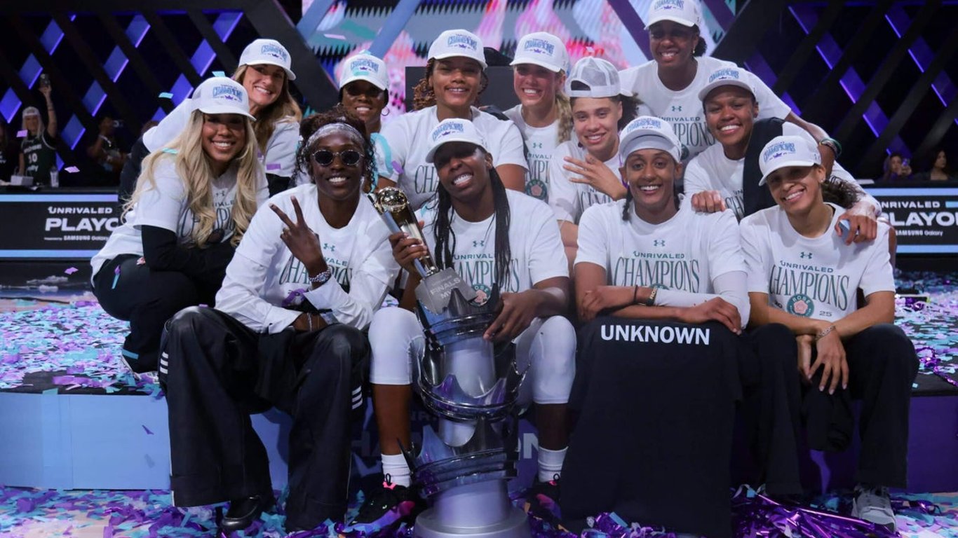 Chelsea Gray brilla mientras el Rose Basketball Club logra una victoria histórica en el campeonato.