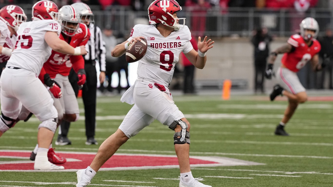 Evaluando a los mariscales de campo en la era del portal de transferencias: desafíos y tendencias que cambian el juego.