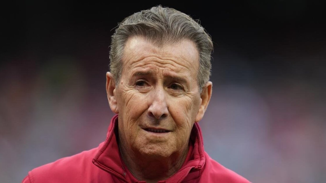 Los Ángeles se enfrenta a un cruce crucial: ¿reconstruir o reinvertir en el poder estelar esta temporada baja?