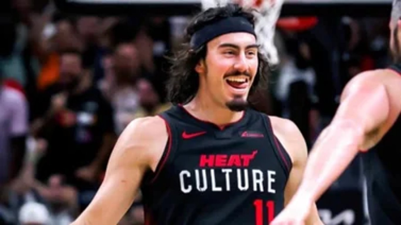 Dúo Dinámico del Miami Heat: Kevin Love y Jaime Jaquez Jr. Impulsan la Química del Equipo.