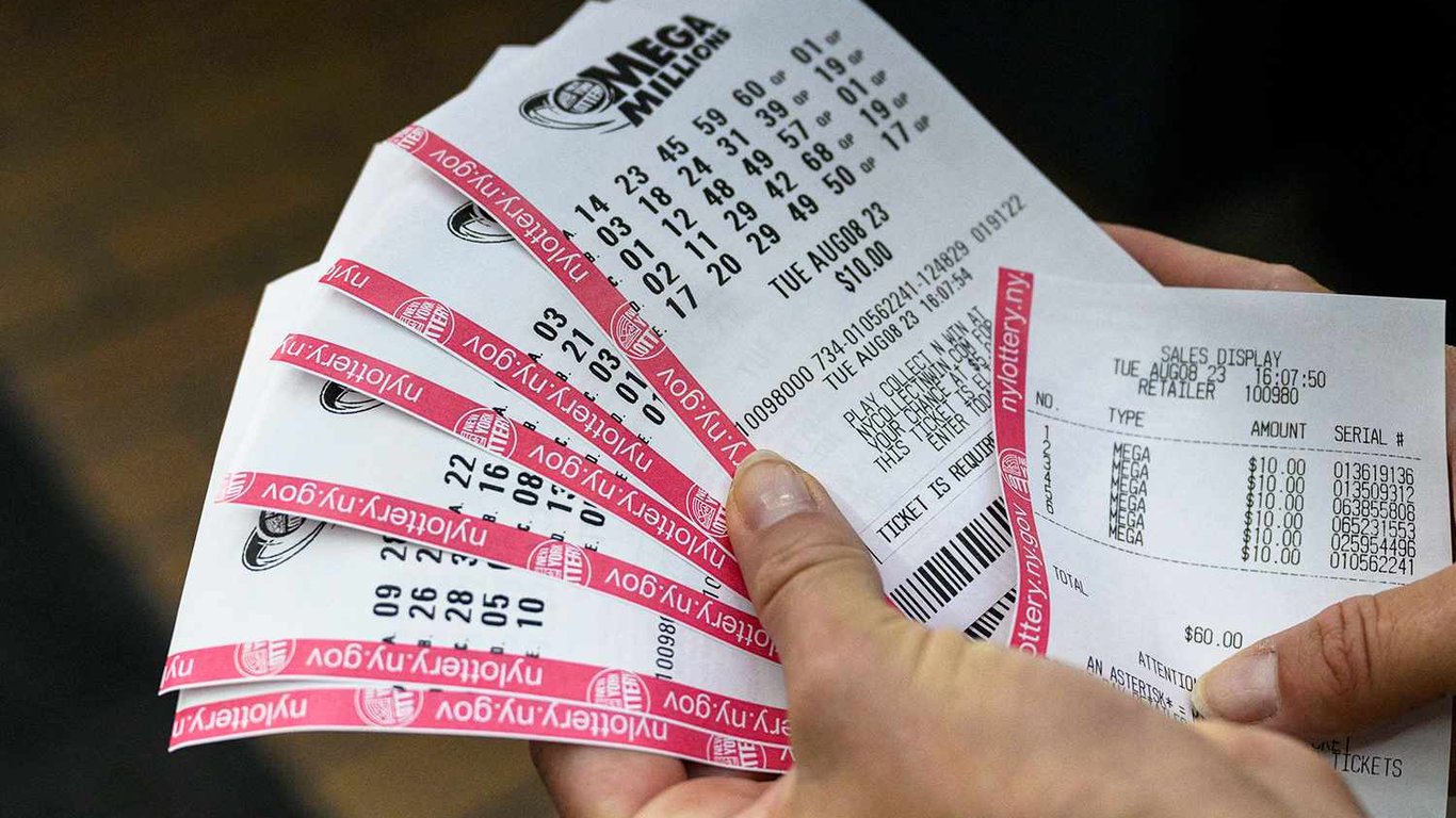 ¡El premio mayor de Mega Millions alcanza los 1.000 millones de dólares, despertando sueños navideños antes de la Nochebuena!
