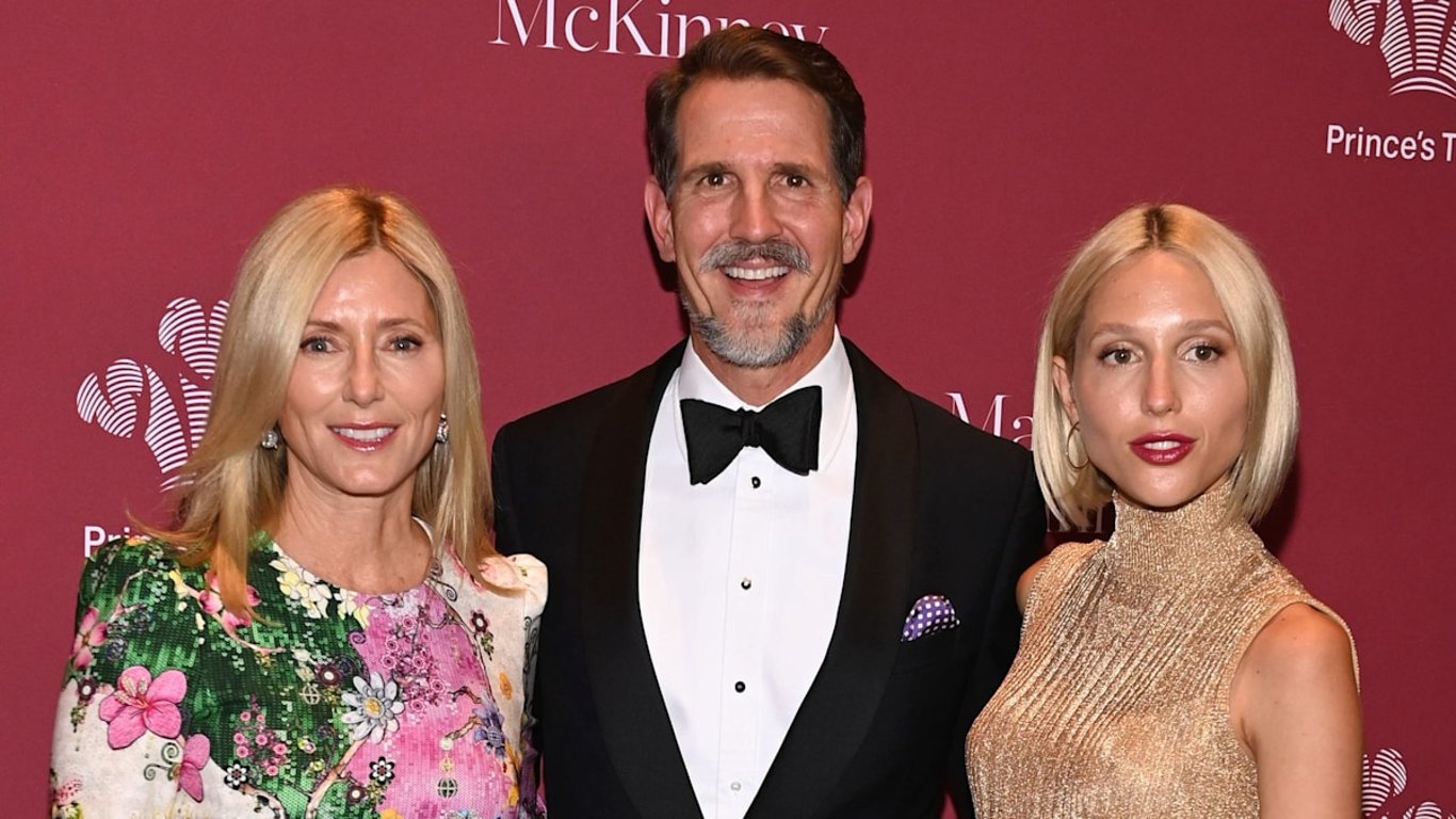 Familia Real Griega Reavivada: Bodas Joyosas Desatan un Renovado Fascinación y Legado