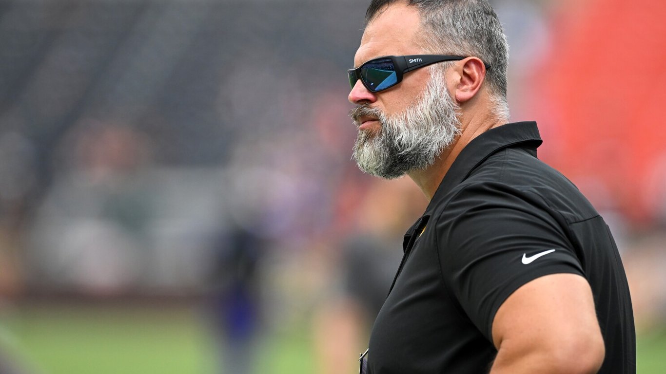 Dúo Dinámico de los Vikings: Flores y Grigson Forjan un Fuerte Vínculo y Alimentan Aspiraciones de Playoffs