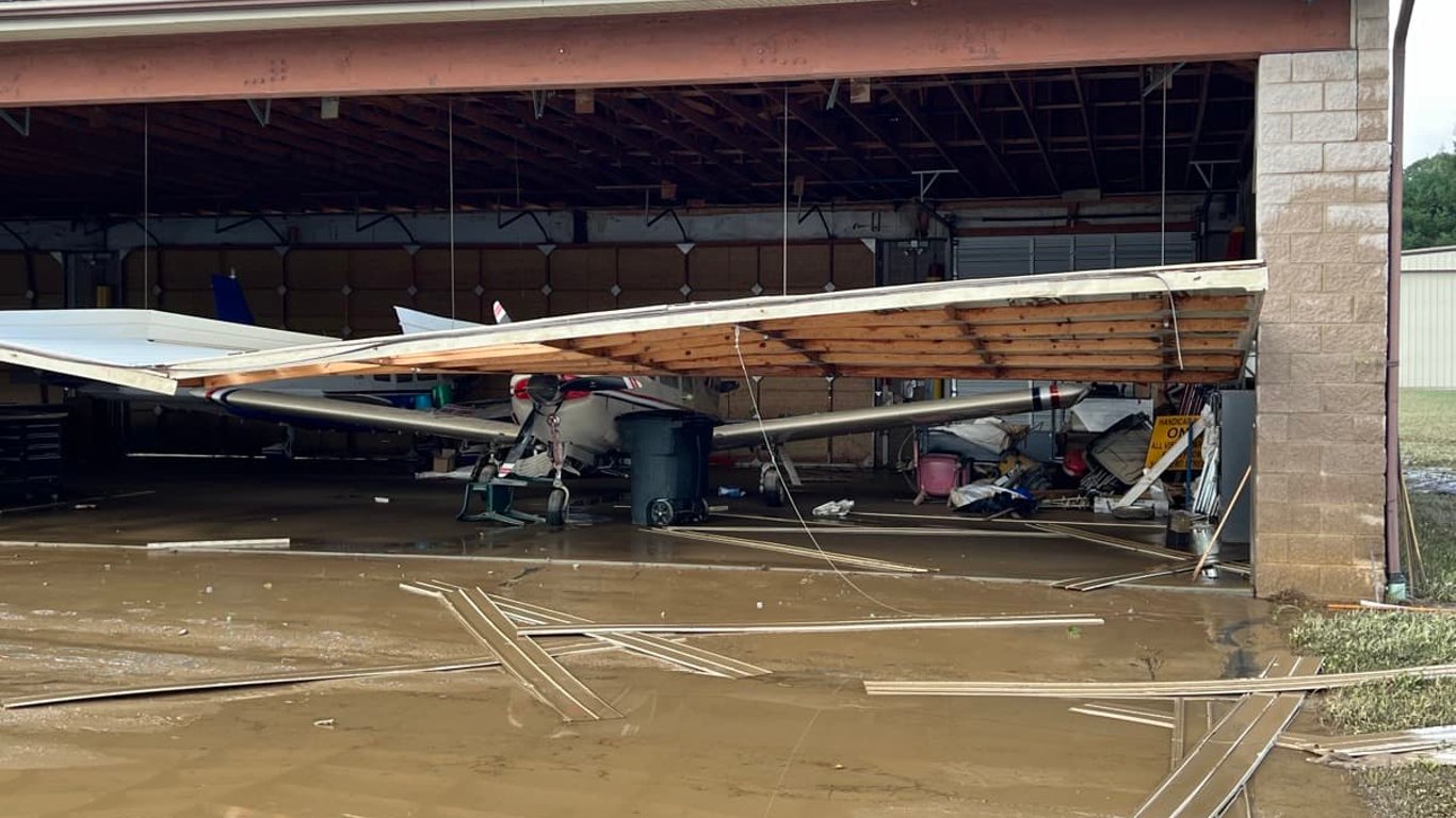 Carolina del Norte Occidental se une en resiliencia tras el devastador huracán Helene.