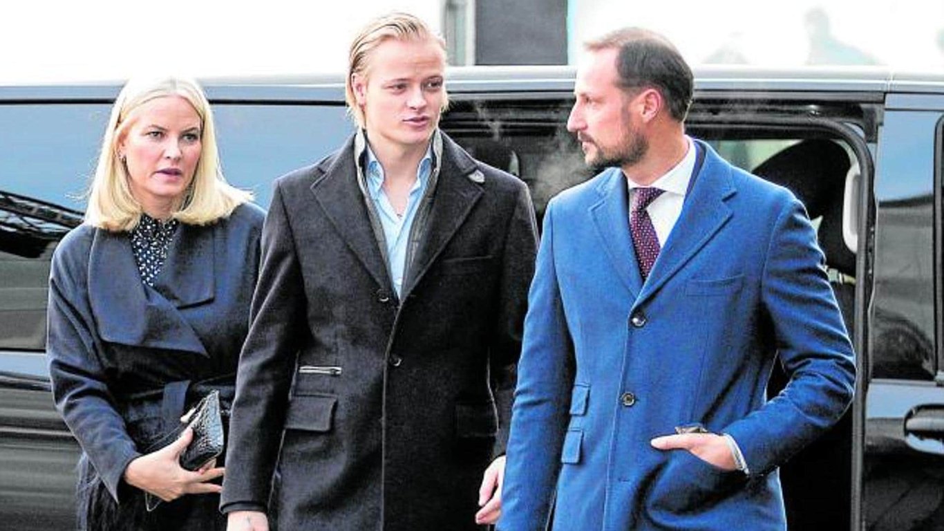 Escándalos y secretos: la oscura historia de las monarquías europeas