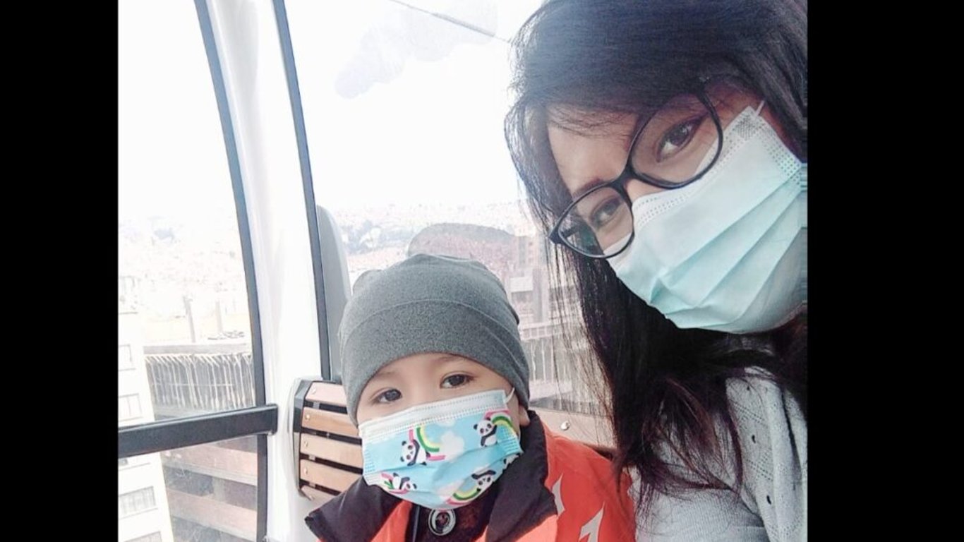 Cecilia Alcón: la lucha de una madre boliviana por la vida de su hijo con cáncer