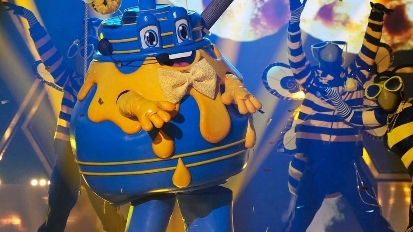 Cedric the Entertainer sorprende en el estreno de la temporada 13 de "El Cantante Enmascarado"