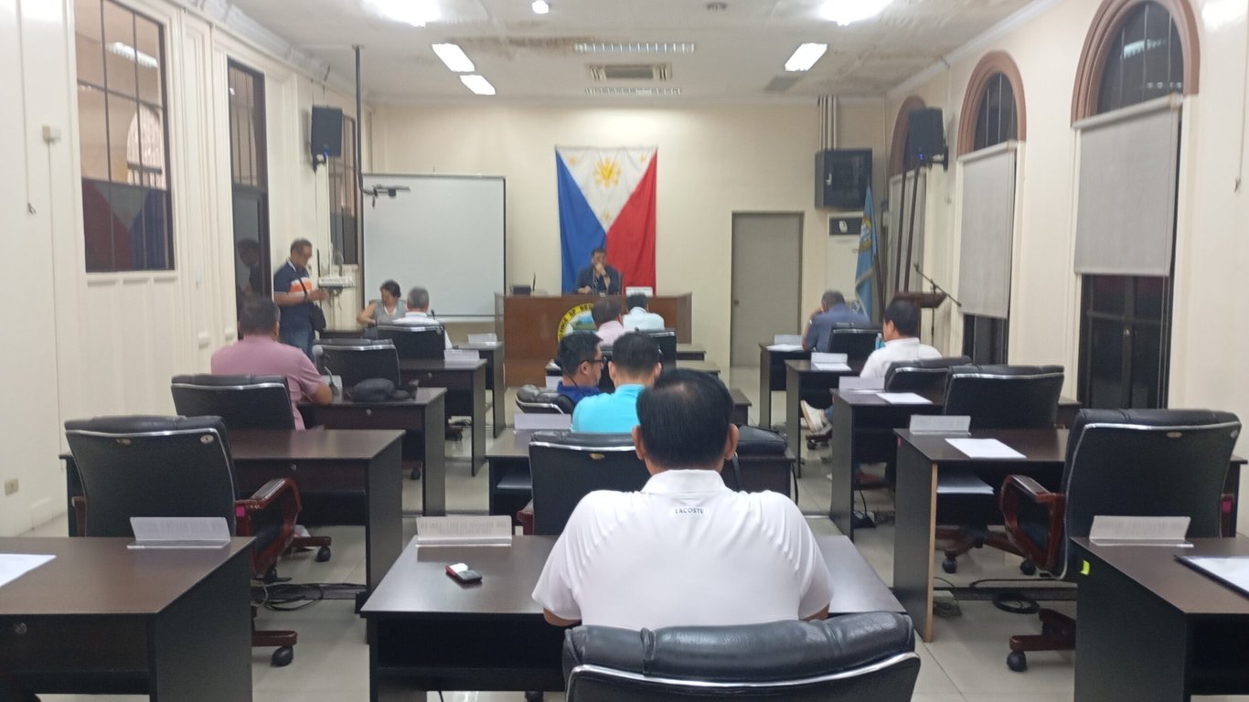 Negros Occidental Declara Estado de Calamidad Ante la Crisis de Erupción del Volcán Kanlaon