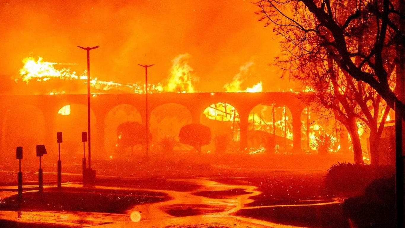 Incendios en California devoran propiedades y revelan desigualdades sociales