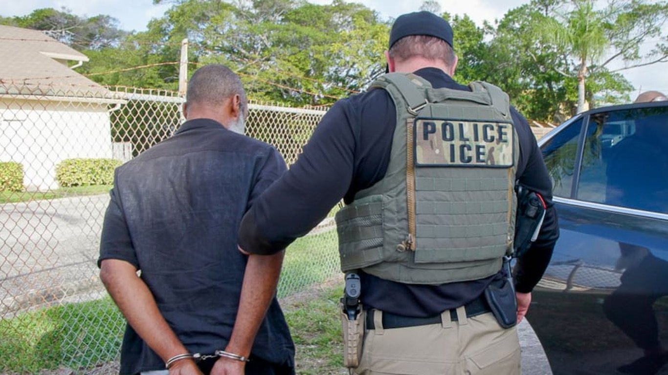 Trump lanza estrategia de deportación acelerada que agita el debate migratorio en EE.UU.