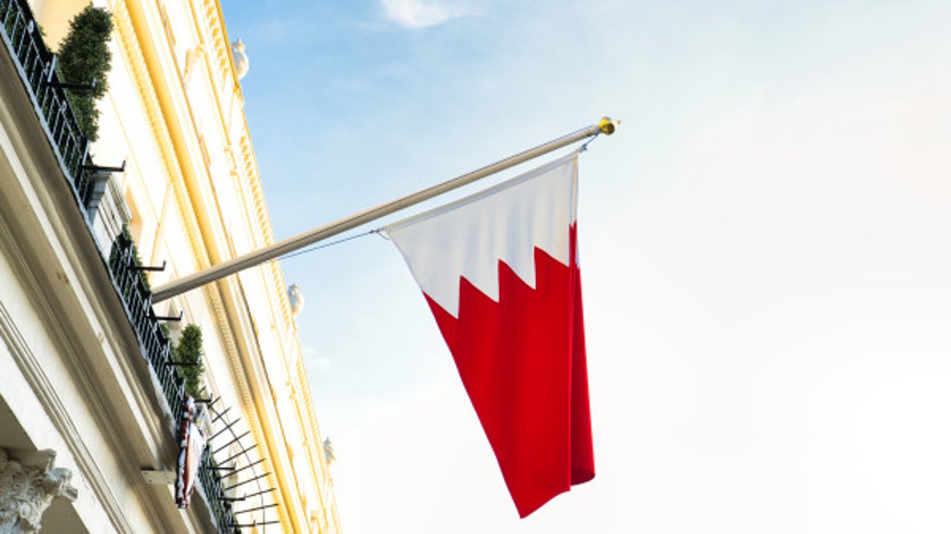 Bahréin enfrenta protestas por alegaciones de abuso sistemático de menores detenidos en medio de manifestaciones.