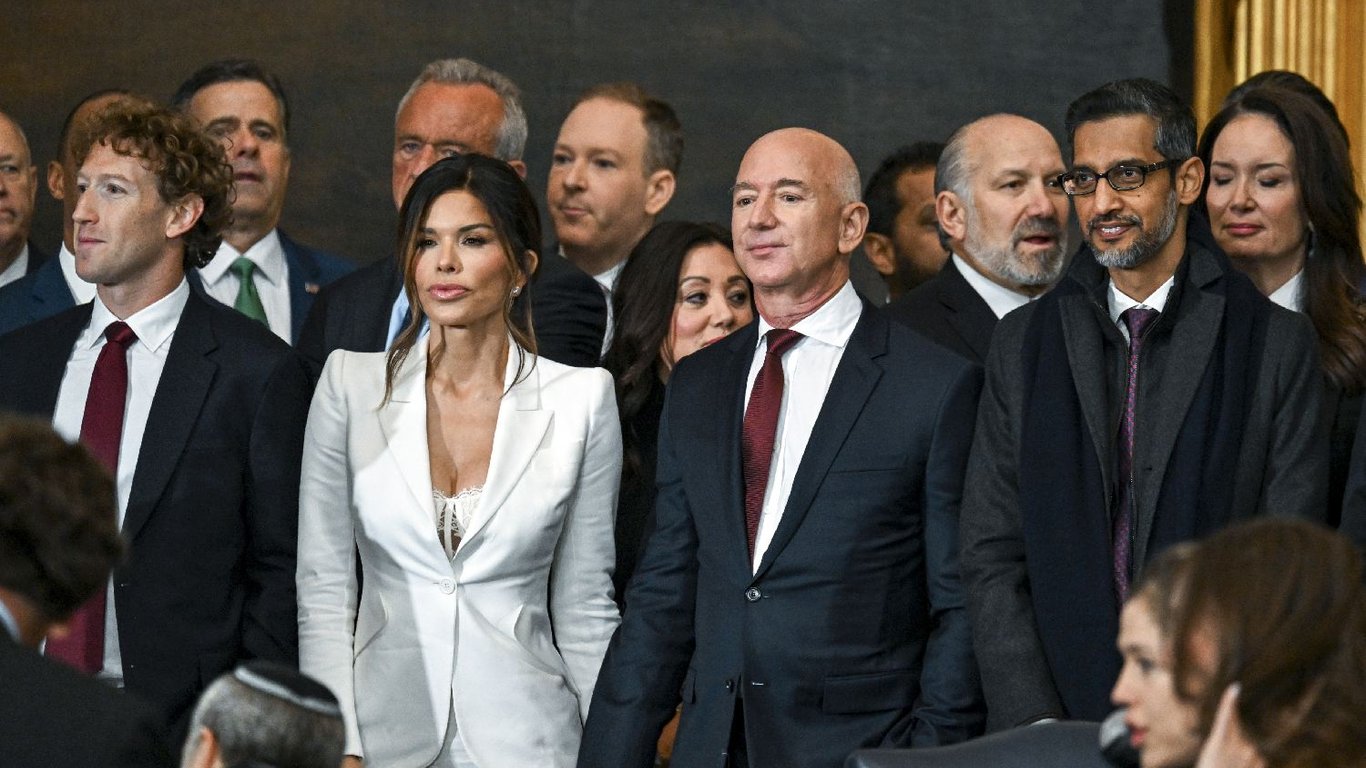 La visión reaccionaria de Curtis Yarvin: ¿Está la democracia enfrentando una nueva amenaza autoritaria?