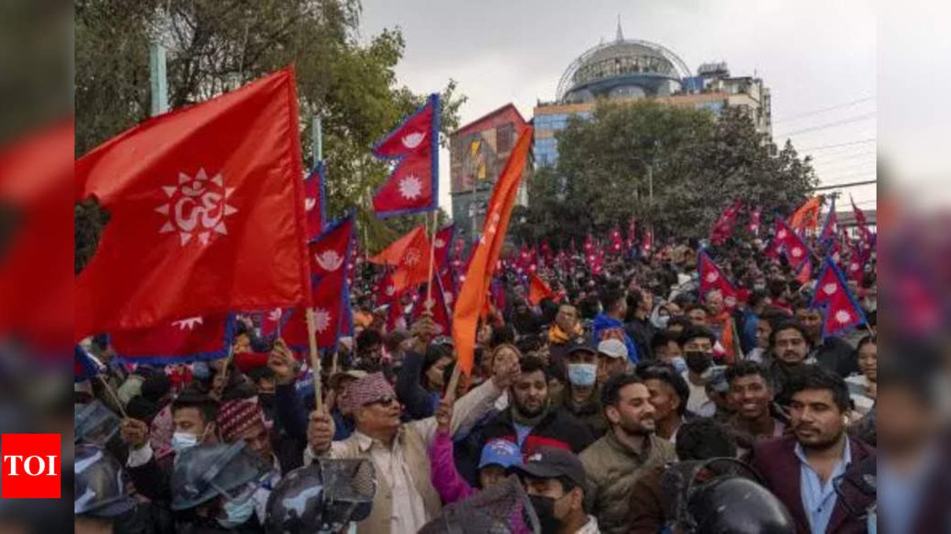 Rally en Katmandú: Gyanendra y Yogi se Unen para Reclamarse el Patrimonio Hindú de Nepal.