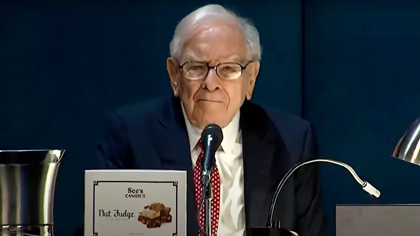 Buffett refuerza su inversión en Japón en medio de turbulencias del mercado global