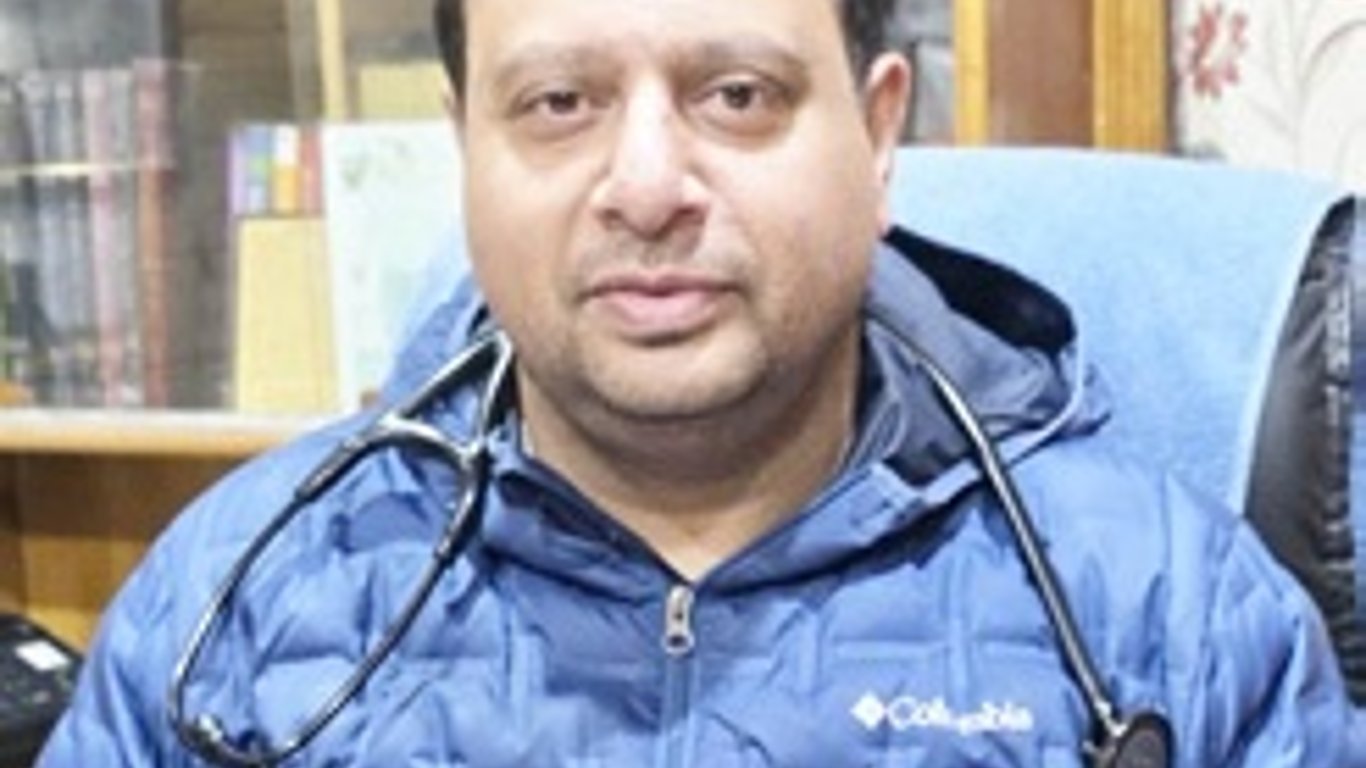 Problemas invernales en Cachemira: expertos advierten sobre el aumento de riesgos para la salud a medida que se instala el frío.