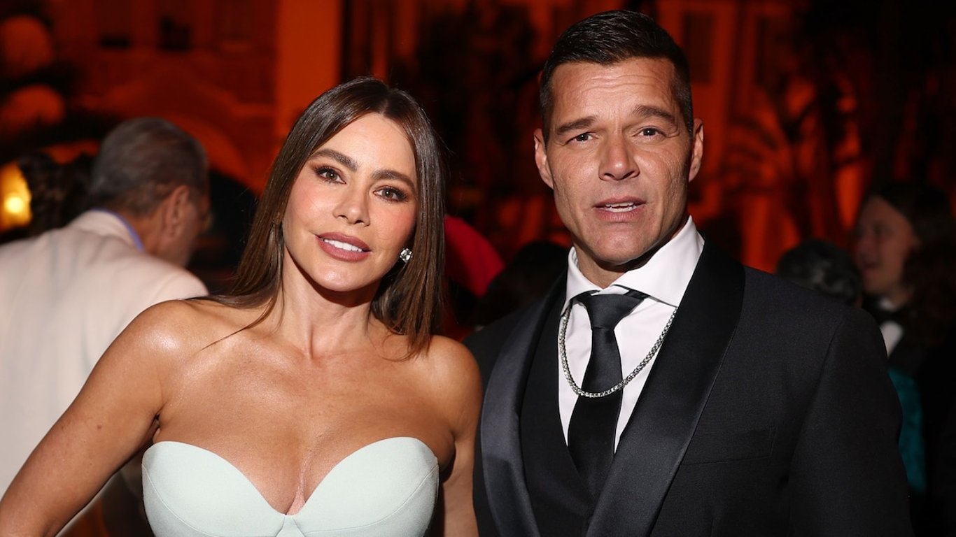 Sofía Vergara brilla en el afterparty de los Oscar con estilo y amistad