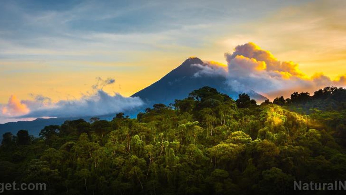 La actividad volcánica del monte Spurr genera alarma ante la amenaza de erupción en Alaska.