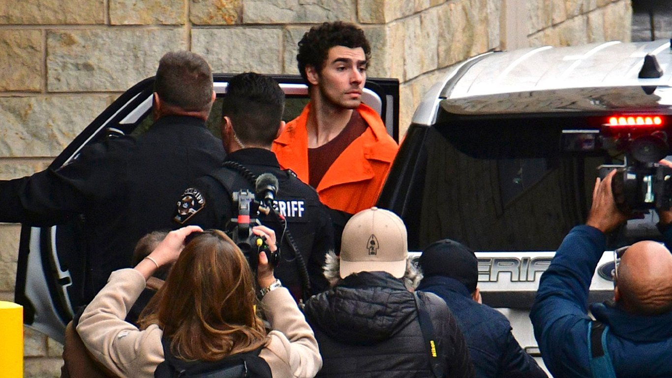 El inquietante vínculo del hombre desaparecido con el tiroteo del CEO revela problemas de salud mental y corporativos.