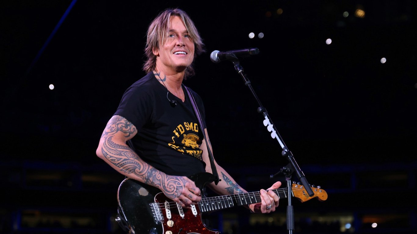 La gira "High and Alive" de Keith Urban promete electrizar a los fans en toda América del Norte en 2025.