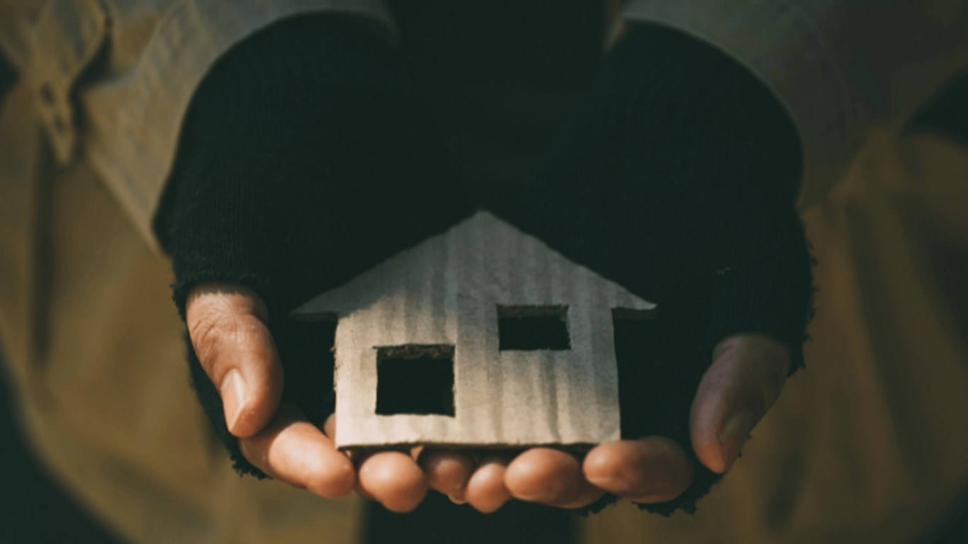 Aumento de la Indigencia en Clare Destaca la Necesidad Urgente de Soluciones Integrales