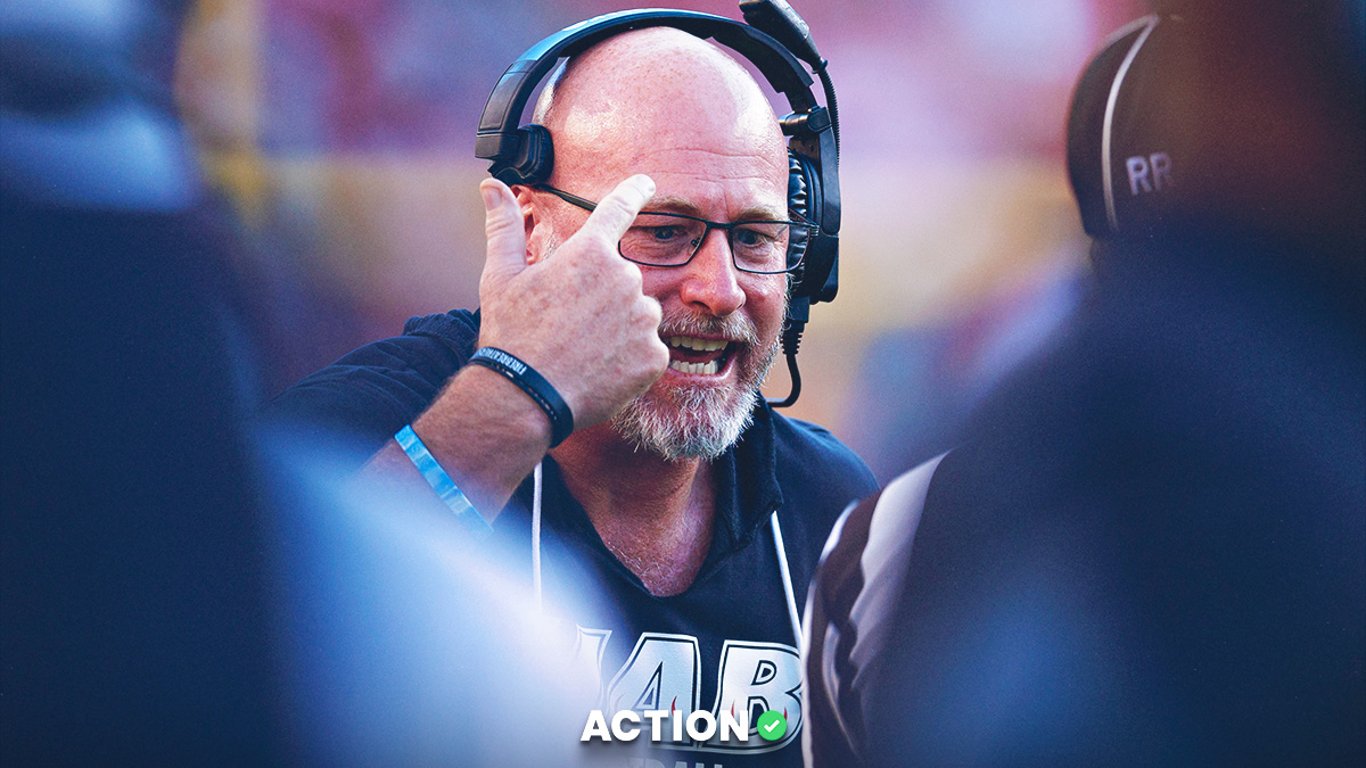 Trent Dilfer enfrenta una prueba crucial para revivir el fútbol de UAB en medio de desafíos y cambios.