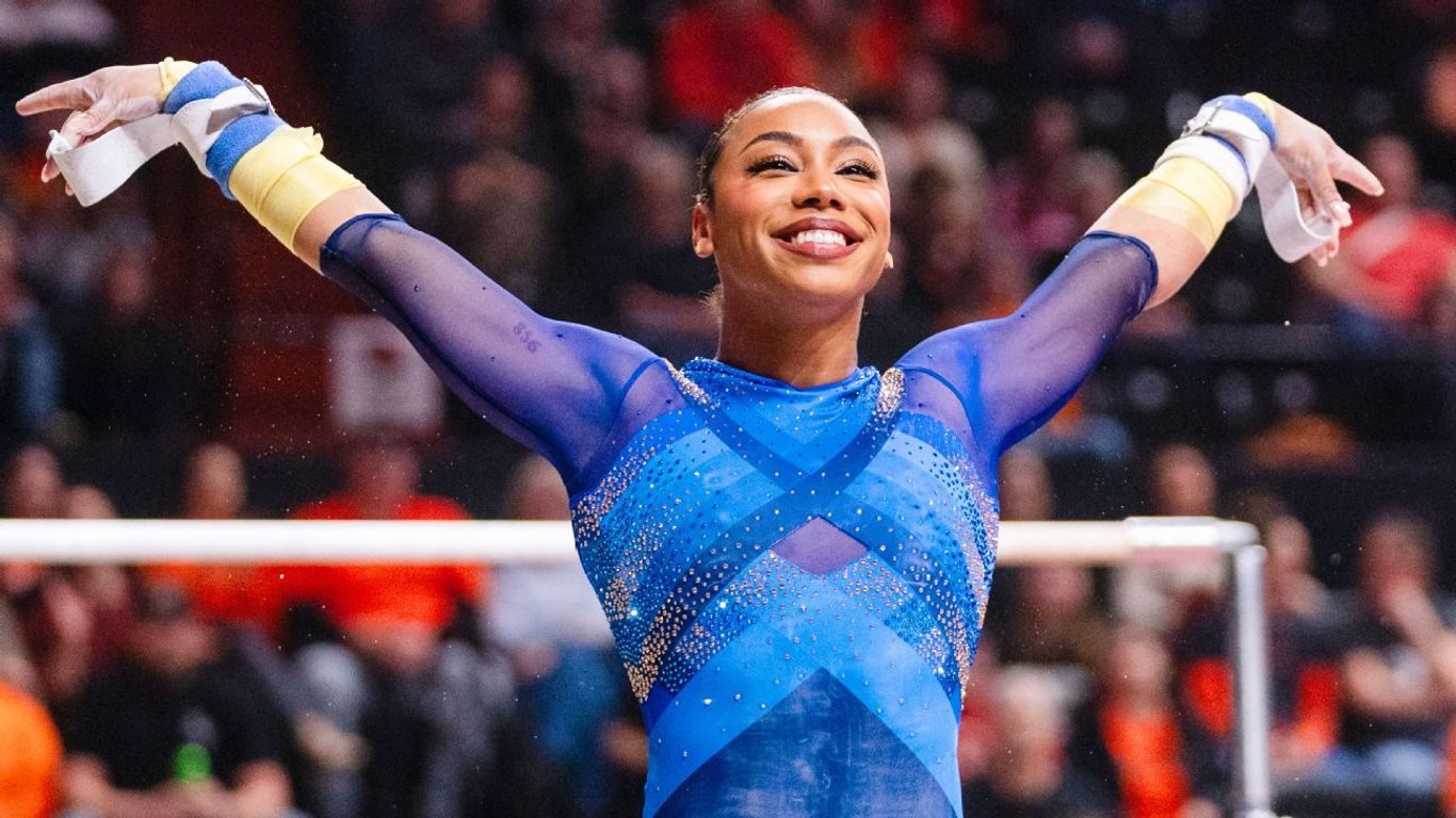 Sisterly Rivals Margzetta & eMjae Frazier Shine at Pac-12 Gymnastics